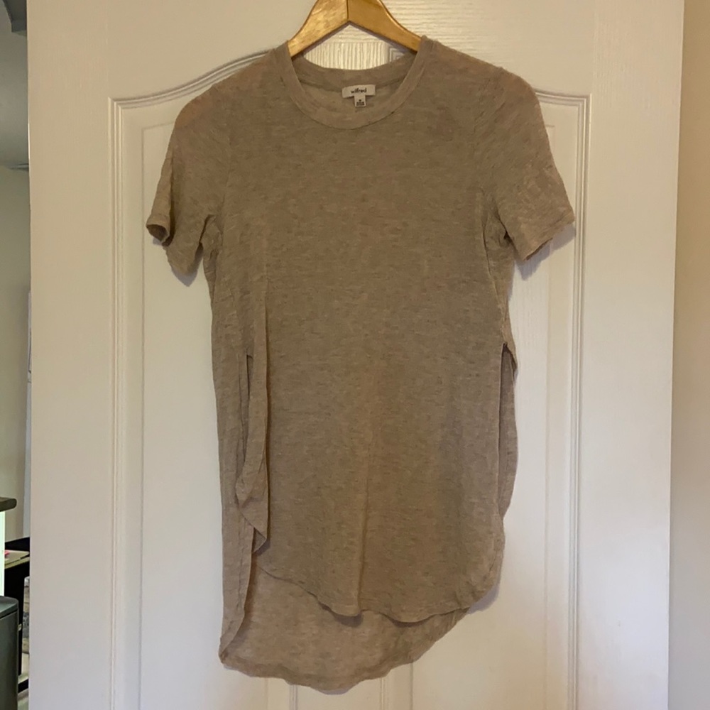 Wilfred beige high low tshirt XS